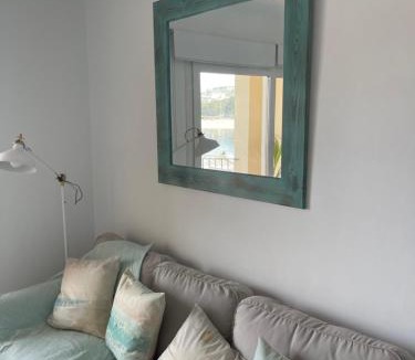 Sant Feliu de Guixols Apartment | Aquamarine Sant Feliu en la playa con patio