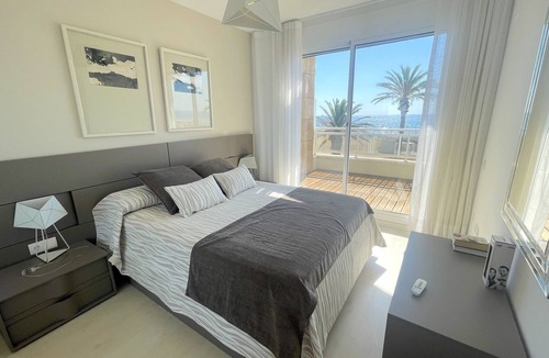 Miami Platja Ski Chalet | ARCOS casa adosado primera línea