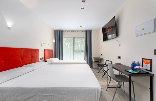 Quatre Carreres Hotel | Arena Zone Hotel