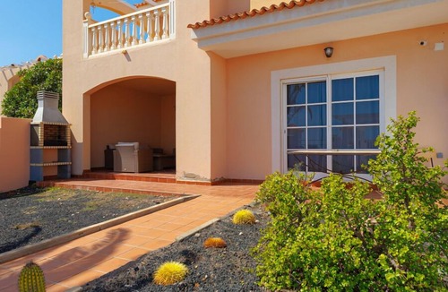 Costa de Antigua Ski Chalet | Ares Home Private Villa with Garden, Pool, Barbecue and Golf.