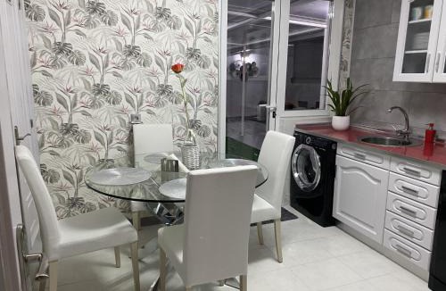 Astorga Apartment | Army Deluxe