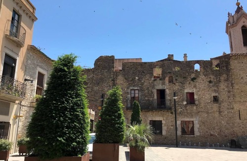 Verges House | Arty Holiday (x8) Castle of Verges