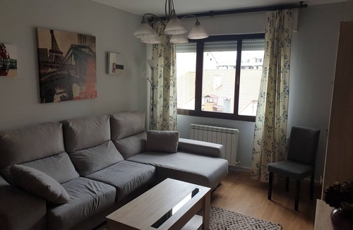 Old Town Apartment | Asturias, Oviedo, Gascona Come and enjoy Paradise! with free parking