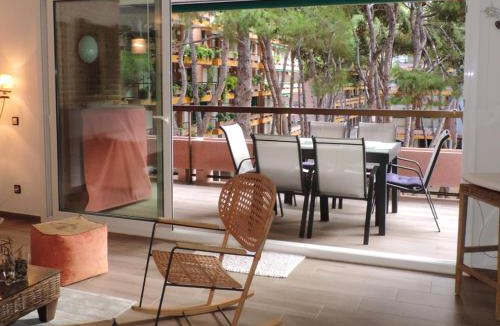 Torredembarra Apartment | AT054 Els Pins, primera línea de la playa, reformado
