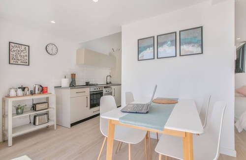 San Andres Apartment | Atlantic Sunrise Vacation with Sea Views, Wi-Fi and Air Conditioning