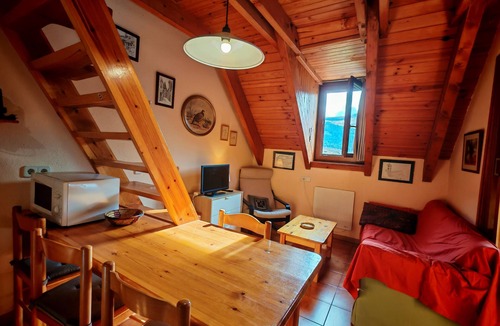 Taull Apartment | Attic duplex with rustic touch - Cuc 2