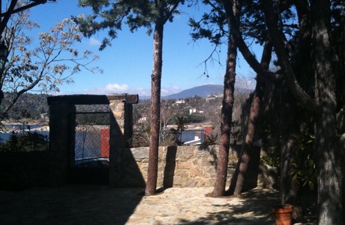 El Barraco House | Authentic stone house with beautiful views of the El Burguiilo reservoir