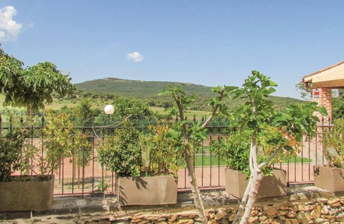 Aldeanueva de la Sierra House | Awesome home in Aldeanue. de la Sierra