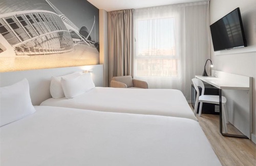 Quatre Carreres Hotel | B&B HOTEL Valencia Arena