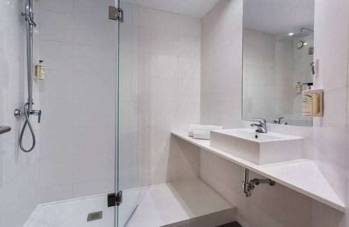 Rejas Hotel | B&B Madrid Aeropuerto T1 T2 T3