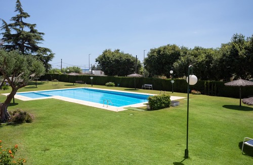 Sant Andreu de Llavaneres Apartment | BAIX BALIS accommodation for families. Beach 5 minutes walking