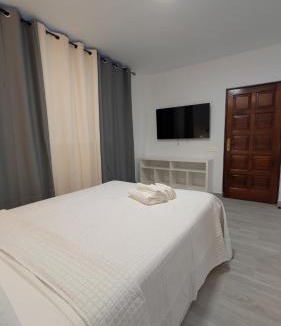 Valverde Apartment | Bajo Capital Con Terraza y Aparcamiento Privado