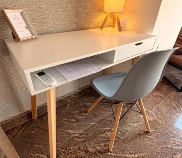 Benalua Apartment | Balcony room with AC near Alicante center