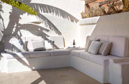 Arenys de Mar House | BANANA - Beautiful house in ARENYS DE MAR with private pool and garden, and a breathtaking view of the Mediterranean Sea!