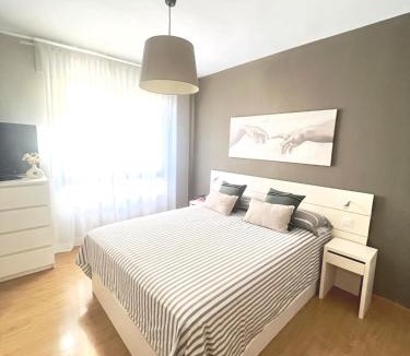 Barbastro Apartment | Barbastro urban home