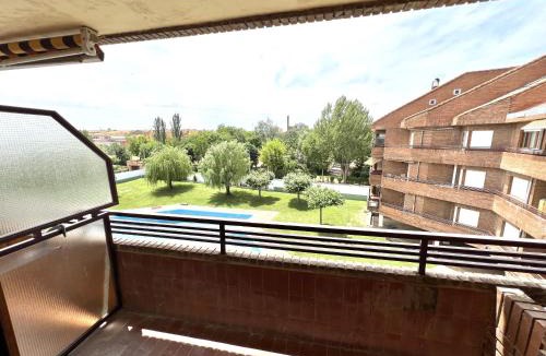 Villamanan Apartment | BaruHaus duplex piscina y parking Villamañán 2