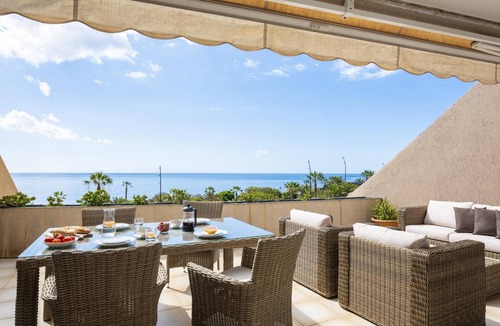 Radazul Apartment | Beach apartment with terrace and private parking