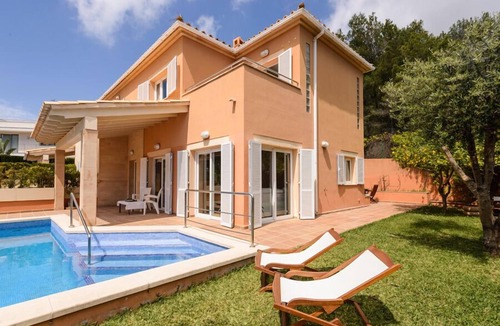 Alcanada Villa | BEACH HOUSE WITH PRIVATE POOL AND GARDEN