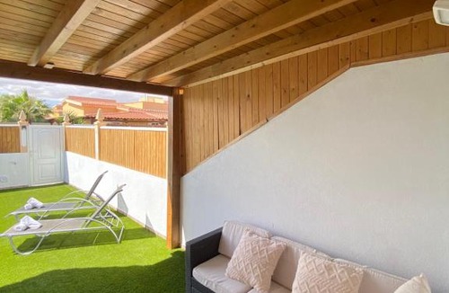 Castillo Caleta de Fuste Villa | Beach Villa private heated pool