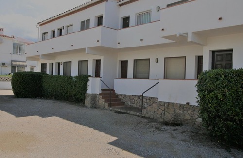 Empuriabrava Apartment | Beachfront Apartment with Parking, Steps from the Center of Empuriabrava