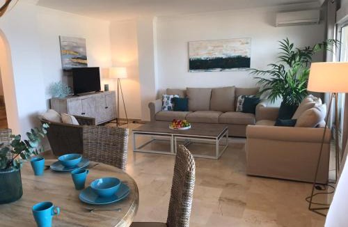 Buenas Noches Apartment | Beachfront PENTHOUSE - El MIRADOR DE BERMUDA BEACH