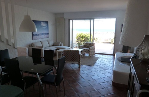 Frontignan Villa | Beachfront villa directly on the beach