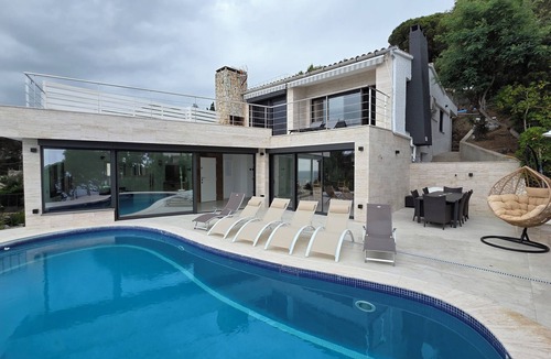 Lloret de Mar Villa | Beachfront Villa - modern seafront villa - breathtaking sea view, swimming pool