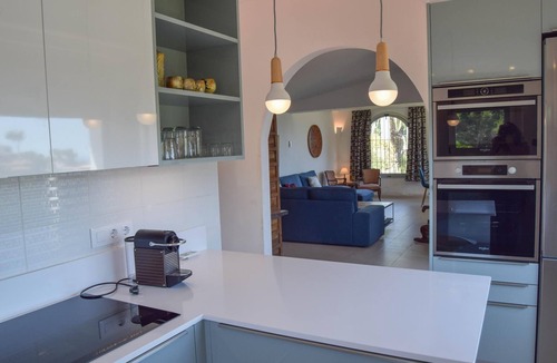 Pals Ski Chalet | Beachside detached villa, sea views, pool ,broadband and A/C
