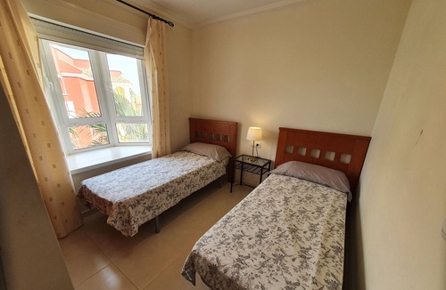 Los Alcazares Apartment | Beautiful 3 bed, 2 bathroom apt., pool view, AC, Smart-TV, 600 MB WiFi, 3 pools