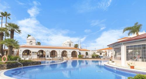 Complejo turistico Amarilla Golf Apartment | Beautiful 4 bedroom apartment with private jacuzzi