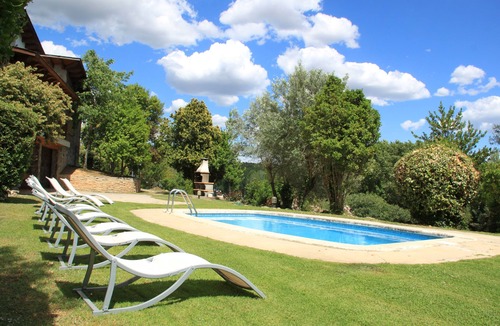 Els Gorgs Ski Chalet | Beautiful and big house 30 minutes from Barcelona with pool (pet friendly)