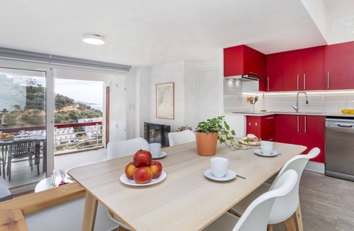 Tossa de Mar Apartment | Beautiful apartment for 4 people with WIFI, A/C, TV and terrace