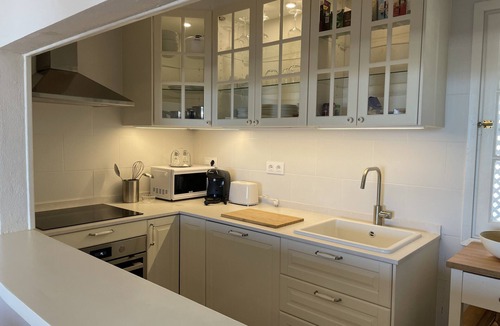 Coves Noves Apartment | Beautiful apartment with pool and sea views