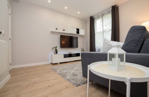 Logrono Historic Centre Apartment | Beautiful central apartment, renovated, near Laurel and Espolon, cathedral view, free WIFI