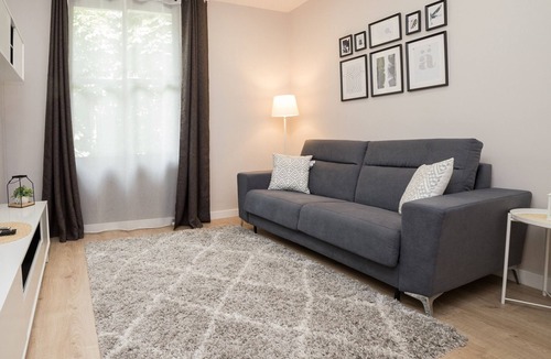 Logrono Historic Centre Apartment | Beautiful central apartment, renovated, near Laurel and Espolon, cathedral view, free WIFI