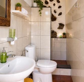 Frontera House | BEAUTIFUL COASTAL HOUSE ON A TRANQUIL ORGANIC FARM