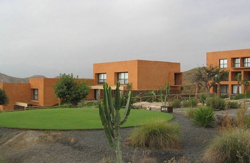 Vera House | Beautiful design house on a golf course perfect for families