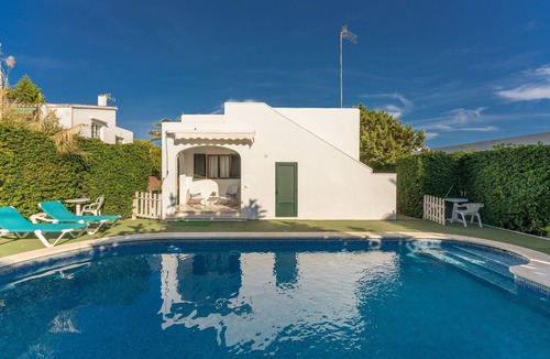 Cala Blanca Apartment | Beautiful Holiday Apartment “Apartamento Delfín 2” with Pool, Terrace & WiFi; Parking Available in the Street