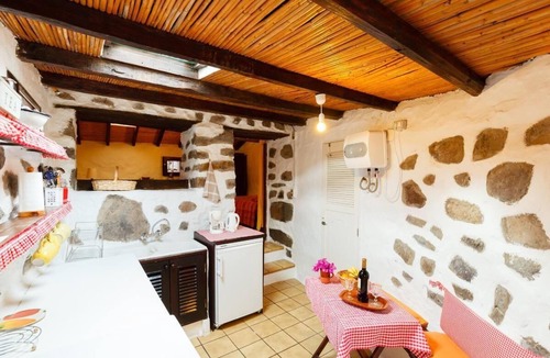 Agaete House | Beautiful House in El Risco with Beautiful Garden