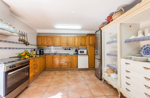 Santa Eugenia Cottage | Beautiful large villa on forest area