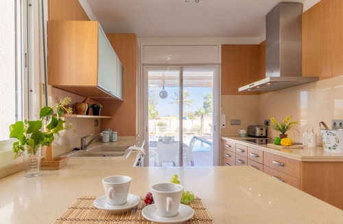 Riumar House | Beautiful private villa for 8 people with WIFI, private pool, A/C, TV, patio and pets allowed
