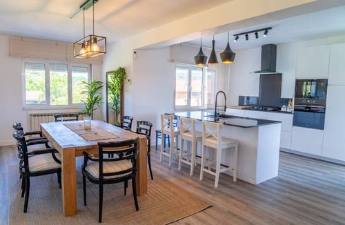 Ceceda Ski Chalet | Beautiful Rural House in Nava