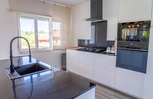 Ceceda Ski Chalet | Beautiful Rural House in Nava