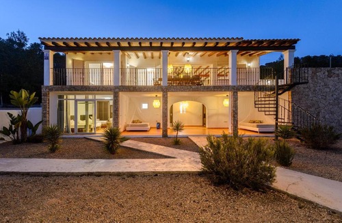 Sant Josep de sa Talaia Villa | Beautiful Sea-View 6 Bedroom and 5 Bathroom Villa