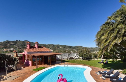 Santa Brigida Villa | Beautiful villa for 6 guests with WIFI, private pool, TV and parking