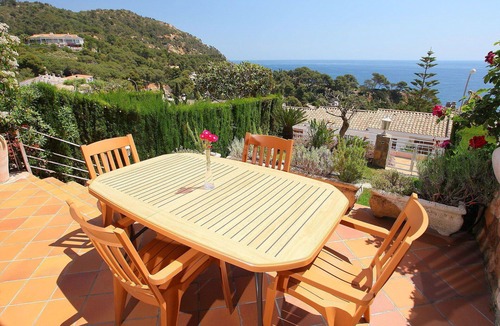 Tossa de Mar House | Beautiful villa for 7 people with pool, WIFI, TV, balcony and parking