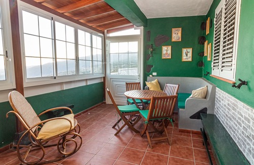 Los Realejos Villa | Beautiful Villa Tatita with Sea & Mountain View; Parking Available