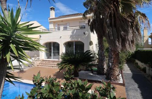 Les Tres Cales Villa | Beautiful Villa With Private Pool And Barbecue