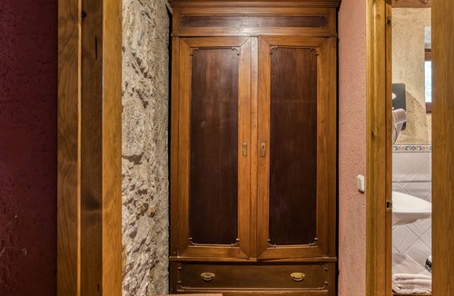 Serra de Daro Bed & Breakfast | Bed and Breakfast 'Fonolleres' with Shared Pool, Wi-Fi and Air Conditioning