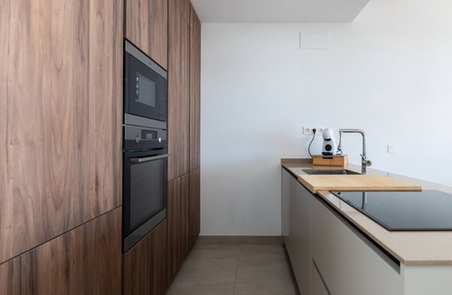 Torreblanca House | BEGOÑA SEA VIEW - Modern Apartment Just 5 Minutes from the Beach with Shared Pool and Fre